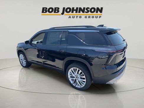 New 2025 Chevrolet Traverse LT image 2