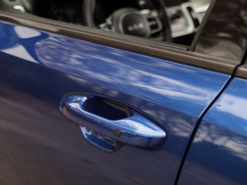 Used 2023 Kia Sorento S w/ Panoramic Sunroof Package image 38