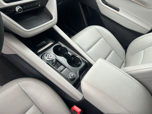 Used 2025 Ford Explorer Active w/ Active Comfort Package image 18