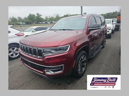 Used 2023 Jeep Wagoneer Series III w/ Preferred Equipment Group AWD/4WD image 1