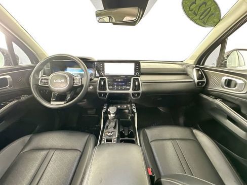 Used 2023 Kia Sorento SX image 3