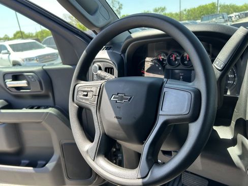 Used 2025 Chevrolet Silverado 1500 Custom Trail Boss w/ Turbomax Blackout Package image 9