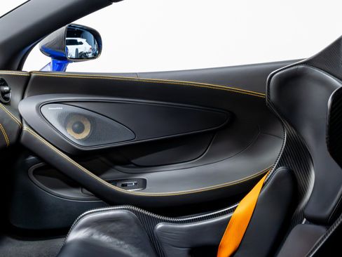 Used 2019 McLaren 600LT RWD image 12