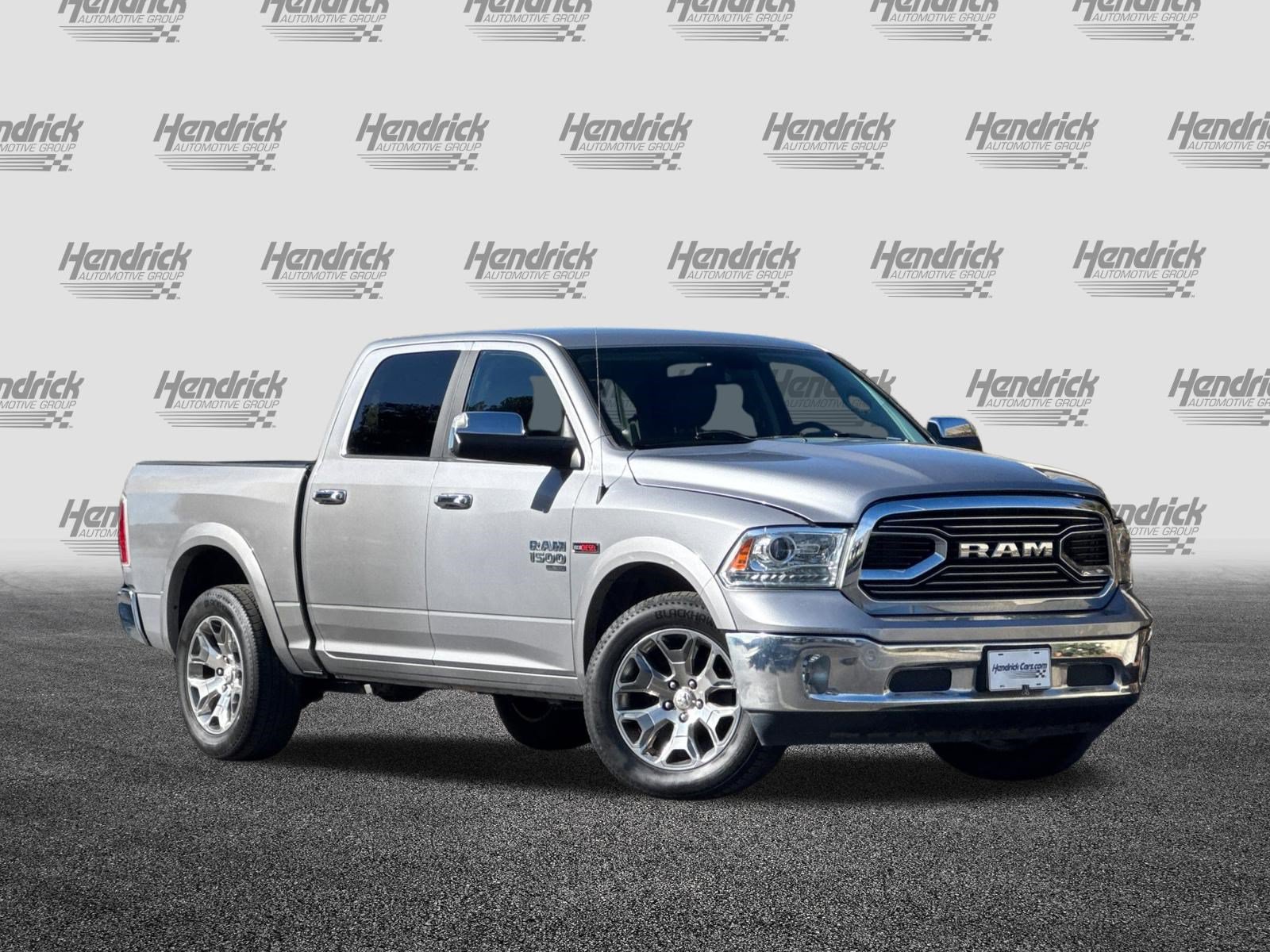 Used 2019 RAM 1500 Laramie AWD/4WD image 2