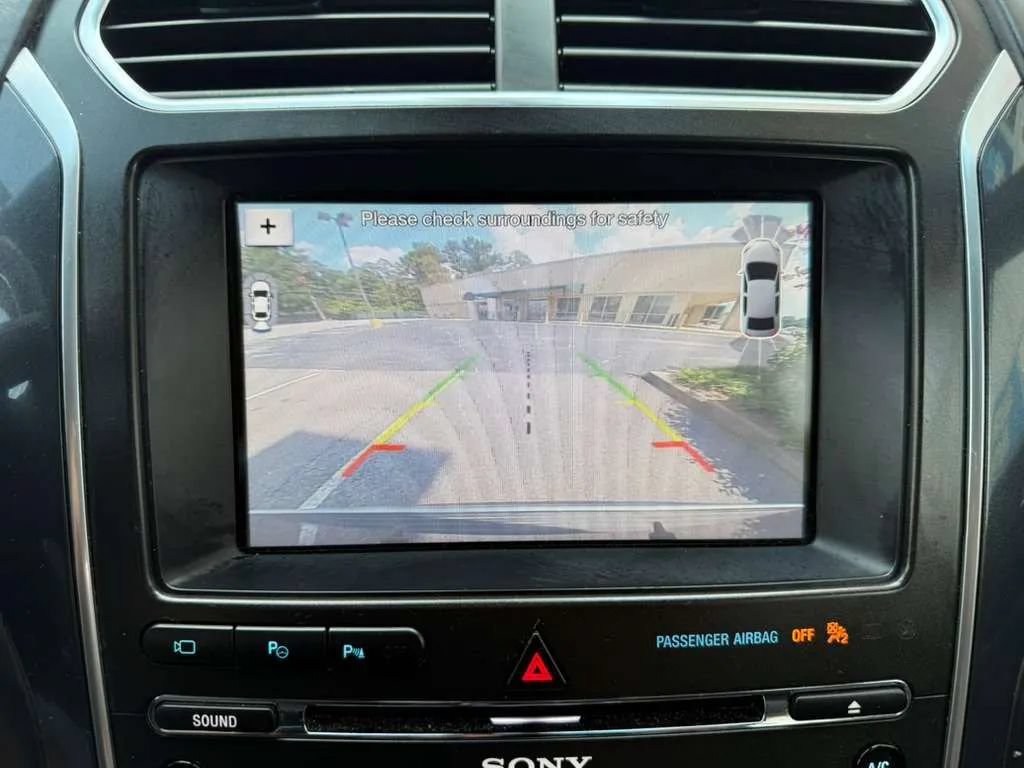 Used 2018 Ford Explorer Platinum AWD/4WD image 22