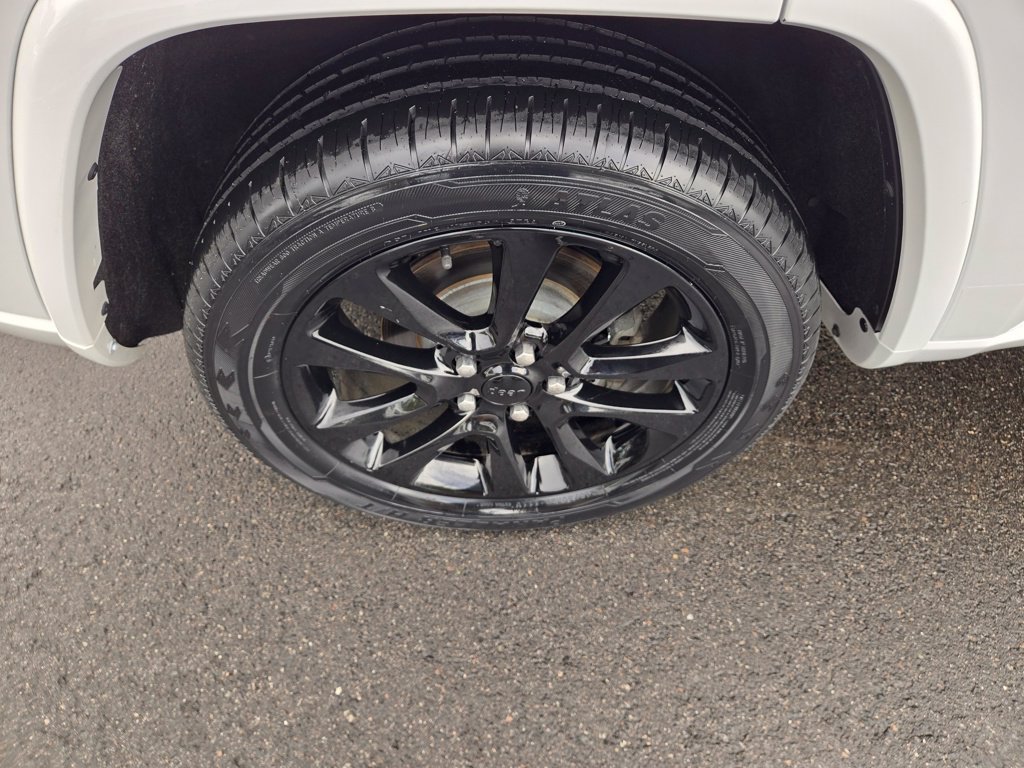 Used 2019 Jeep Grand Cherokee Altitude RWD image 11
