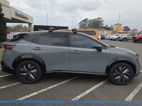 Used 2023 Nissan Ariya image 6