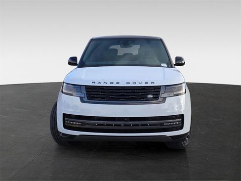 Used 2025 Land Rover Range Rover Autobiography image 2