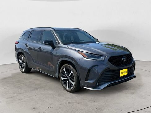 Used 2021 Toyota Highlander XSE AWD/4WD image 7