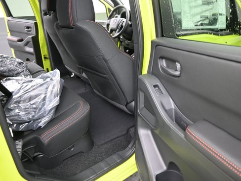 New 2026 Nissan Frontier PRO-4X w/ Pro-4x Convenience Package image 18