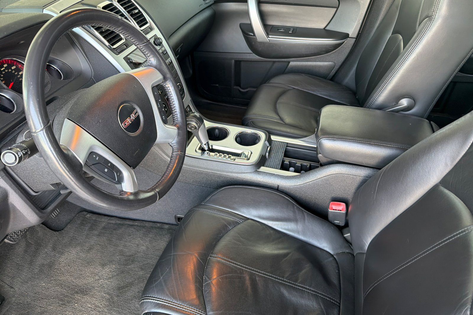 Used 2009 GMC Acadia SLT w/ Visibility Package FWD image 9