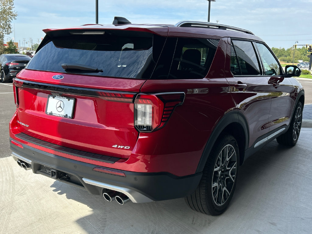 Used 2025 Ford Explorer Platinum w/ Ultimate Package AWD/4WD image 8