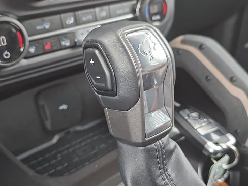 Used 2024 Ford Bronco Outer Banks AWD/4WD image 13