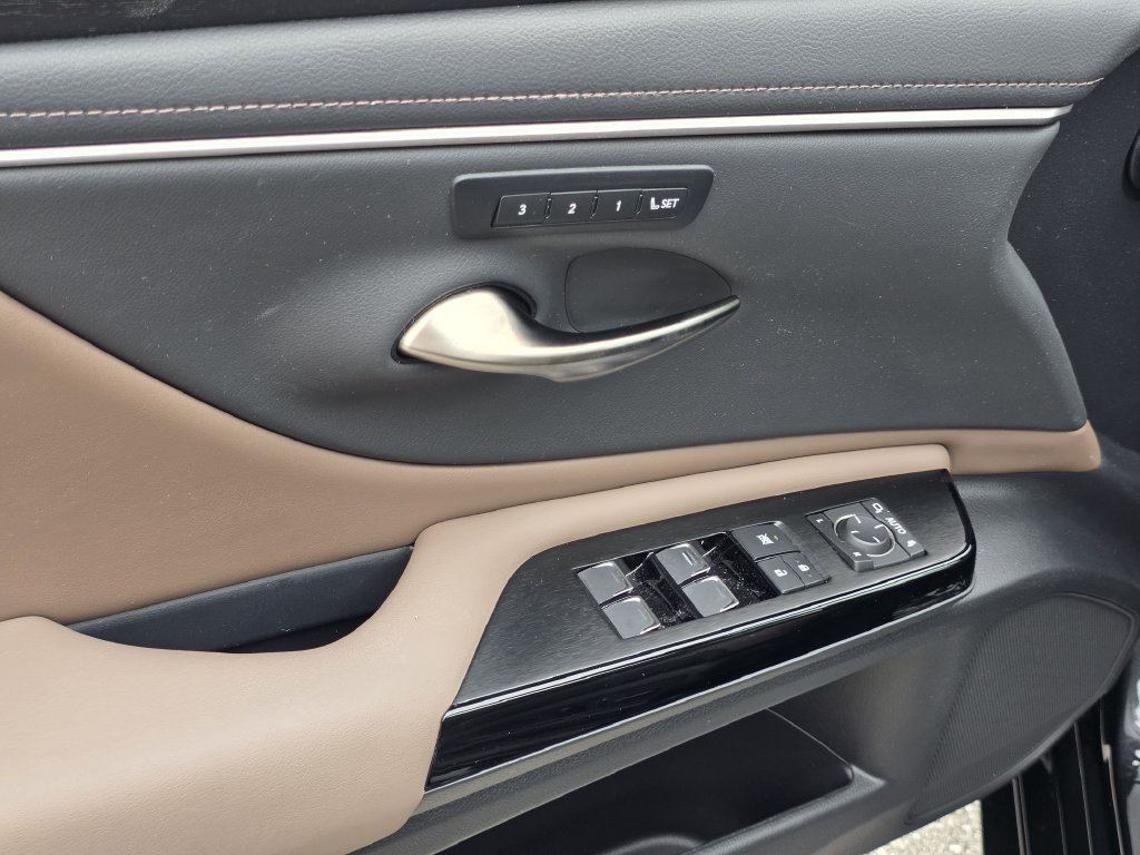 Certified 2024 Lexus ES 350 w/ Premium Package FWD image 30