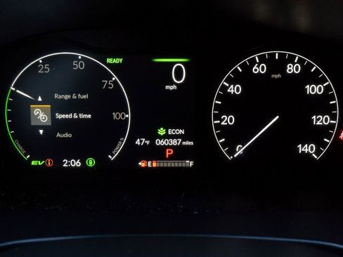 Used 2023 Honda CR-V Sport Touring image 3