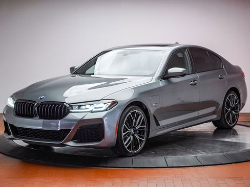 Used 2023 BMW 530e w/ M Sport Package RWD image 1