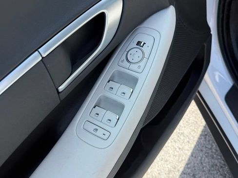Used 2025 Hyundai Sonata SE FWD image 11