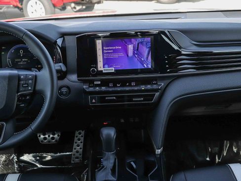Used 2026 Toyota Camry SE w/ Convenience Package FWD image 14