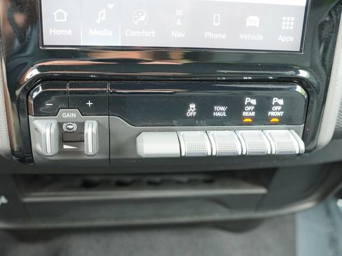 Certified 2026 RAM 2500 Big Horn AWD/4WD image 28