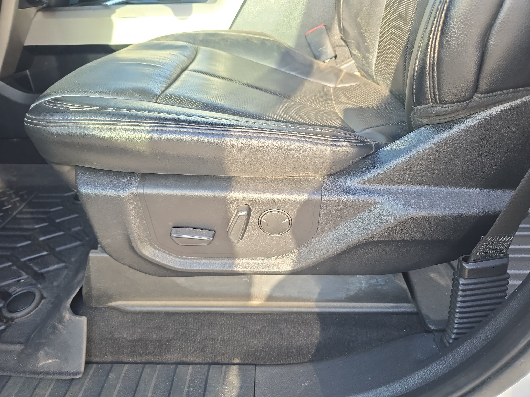 Used 2020 Ford F350 Lariat w/ Lariat Value Package AWD/4WD image 18