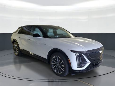 New 2026 Cadillac Lyriq Sport RWD image 2