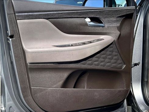 Used 2019 Hyundai Santa Fe SE image 19