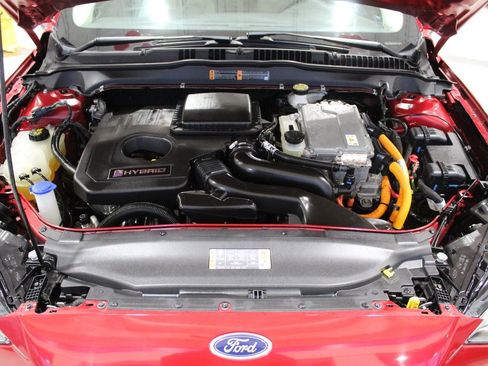 Used 2020 Ford Fusion SE image 28