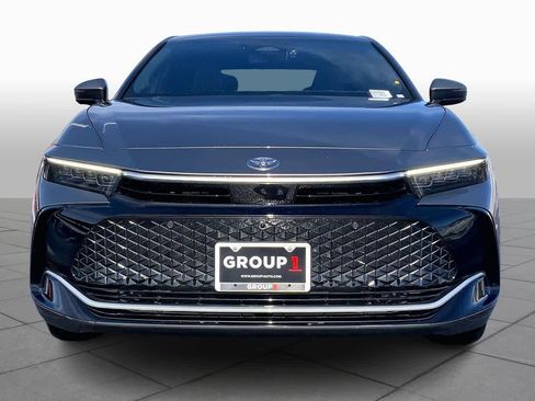 Used 2025 Toyota Crown Limited image 4