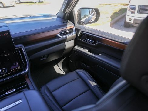 Used 2025 GMC Yukon Denali image 27