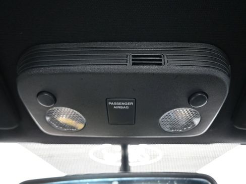 Used 2017 Ford Mustang Coupe image 23