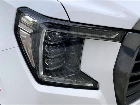 Used 2024 GMC Yukon XL AT4 w/ AT4 Premium Package image 27