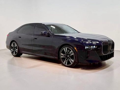 Used 2025 BMW 760i xDrive AWD/4WD image 13