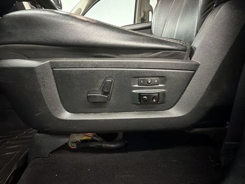 Used 2018 RAM 1500 Laramie AWD/4WD image 15