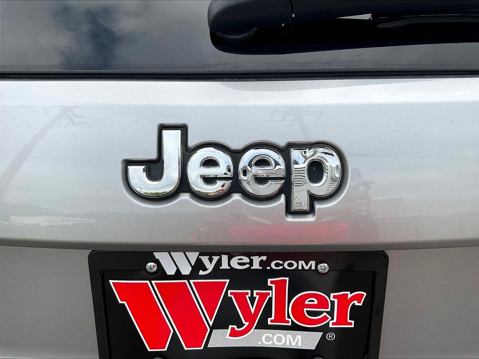 Used 2017 Jeep Grand Cherokee Limited AWD/4WD image 24