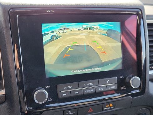 Used 2023 Nissan Frontier SV image 14