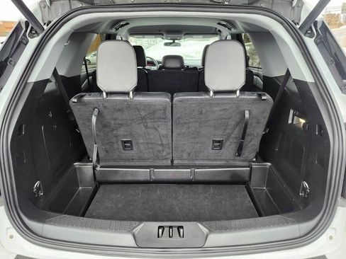 Used 2024 Ford Explorer XLT w/ Equipment Group 202A image 15