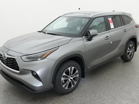 New 2026 Toyota Highlander XLE image 1