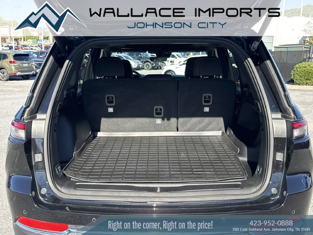 Used 2025 Jeep Grand Cherokee Laredo X w/ Luxury Tech Group I AWD/4WD image 42