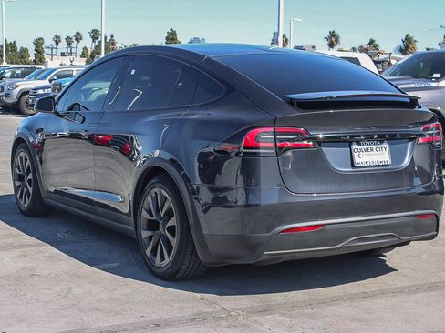 Used 2024 Tesla Model X image 7
