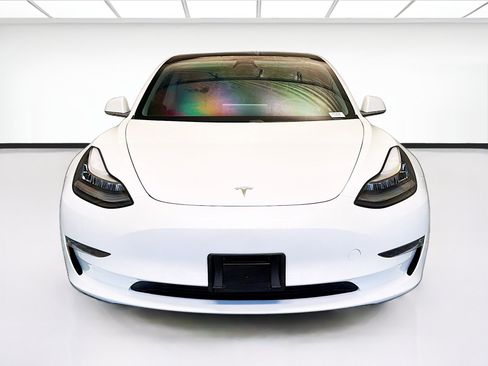 Used 2020 Tesla Model 3 Standard Range Plus RWD image 2