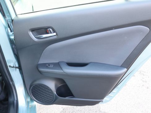 Used 2020 Toyota Prius XLE AWD/4WD image 18