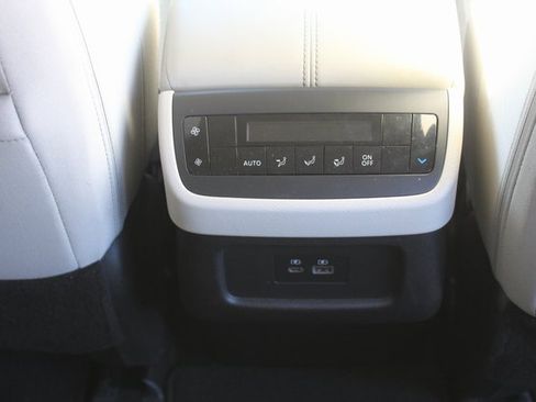 Used 2023 Nissan Pathfinder SV image 19
