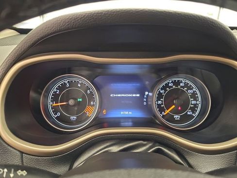 Used 2015 Jeep Cherokee Limited AWD/4WD image 25