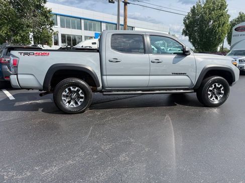 Certified 2020 Toyota Tacoma TRD Off-Road w/ TRD Premium Off Road Package AWD/4WD image 10