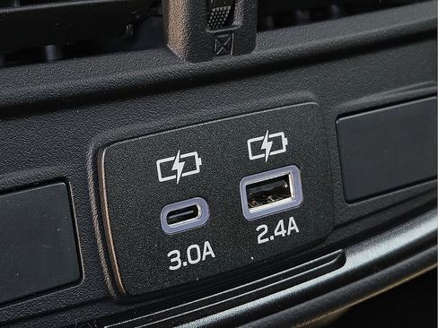 Used 2025 Subaru Forester Sport image 11