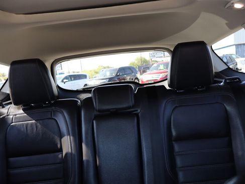 Used 2018 Ford Escape Titanium AWD/4WD image 12