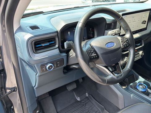 Used 2025 Ford Maverick Lobo AWD/4WD image 15