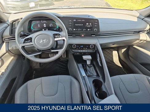 Certified 2025 Hyundai Elantra Sport FWD image 17