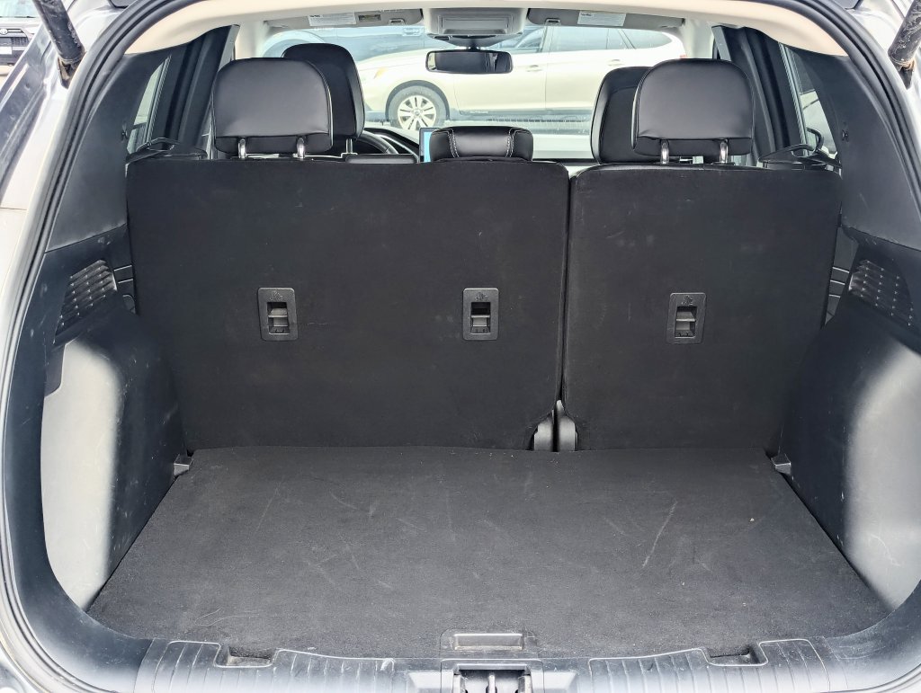 Used 2025 Ford Escape Platinum AWD/4WD image 35