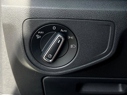 Used 2023 Volkswagen Atlas Cross Sport SE image 20